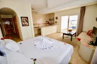 Intouriste Hôtel & Suites - Balkoner