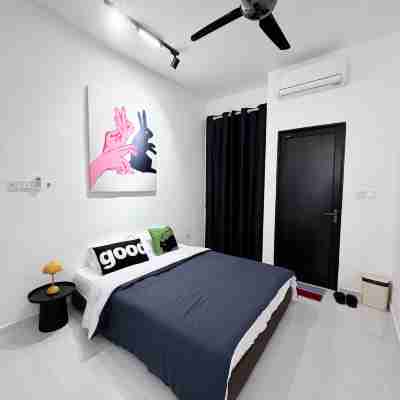 HeyMono~ JPO/Senai Airport/IOI mall/Landed/Netflix Rooms