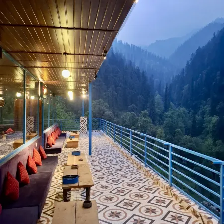 Limbo cafe & rooms