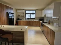 Luxury Villa on Sea View - Parkering