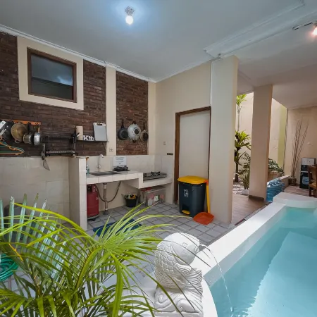 Monggo Nginep @Kotagede 5 Rooms with Tropical Pool Hotels in Kotagede