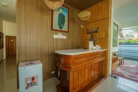 THE CABIN HOTEL AMBASADOR