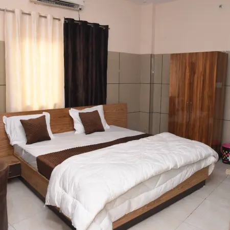 Hotel 7 - Stay INN Luxury Guest House