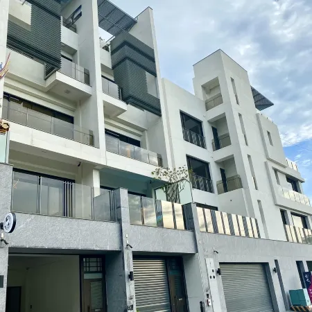Walnut BnB  (Whole House Rental Available)