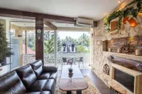 Ombe Villa Hotels in Mamben Daya