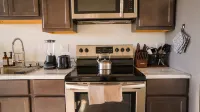 New York Style Home 10 Minutes To SNA & Disneyland Hotels in Santa Ana