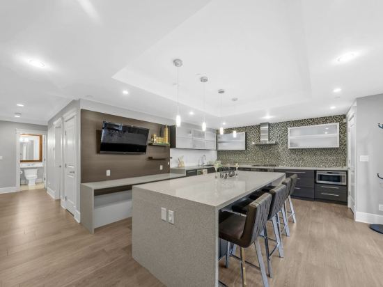 3Bed+2Bath Sauna Retreat in Vancouver!