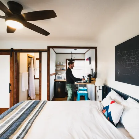 The Stranger Lodge - Pet Friendly