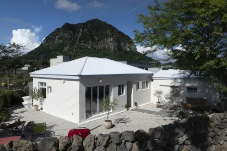 SAGYE NARU Отели рядом с достопримечательностью «Yongmeori Coast»