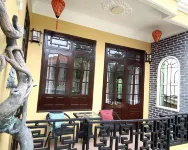 Central Ancient Home - 3 bedroom apartment with private Living/Dining/Kitchen area Hotels in Hội An