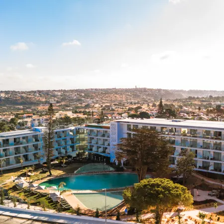 Castelo Suites Hotel