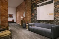 Nester Finn Square Victoria Hotels near Montreal Courthouse
