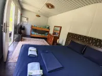 Calicoan Surf Retreat  Container Van- family room Hotels in Eastern Samar