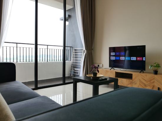 Cozy D' Aman Puchong 8 pax with Pool & Gym- 3BR by BeeStay