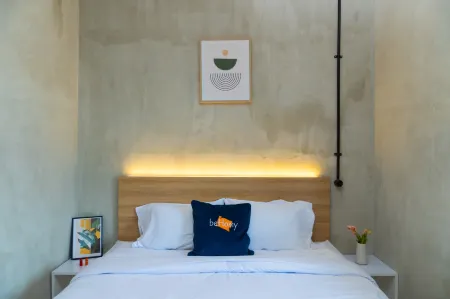 Behomy Crown Tangerang Отели рядом с достопримечательностью «TPQ Ar Riyad»