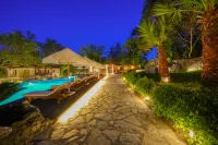 Nuup Hotel - Pools