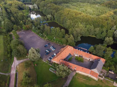 ランドゴード オーバステ ホフ オランダ公開大学周辺のホテル