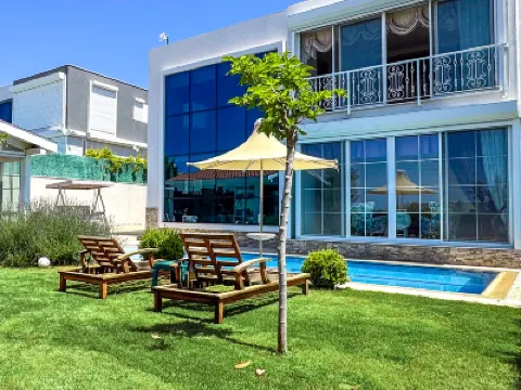 Villa Limon - Seaview Luxury Villa のホテル