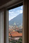 Como Cityview Apartment by Aura Luxury Collection