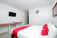 OYO 1706 Hotel H&w Solo - parkir