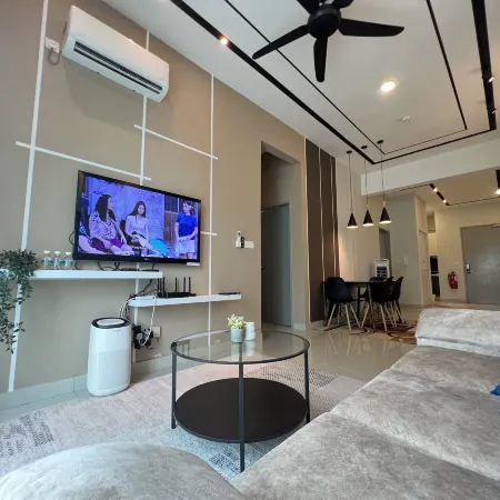 Maple Residence Klang Pool View by BeeStay