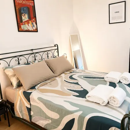 Bella Vista House Naples – Steps from the Nitsch Museum & Dante Metro
