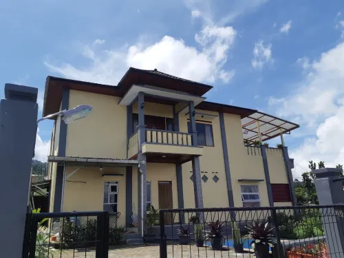 Villa Tangkuban Foothills Lembang - 5 Bedrooms - Private - pet friendly