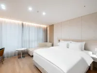Zenith Hotel Hotels near Songhwasa
