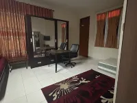 Collection O near Taman Semanggi formerly Mulia Residence Hotel dekat Teater JKT48