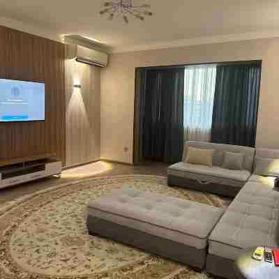 Modern Apartment | 5 Min to Metro | City Center Others