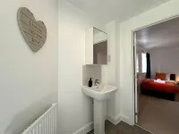 Relaxing 4BDR House | Garden, Fast Wi-Fi & Parking - 2 stelle