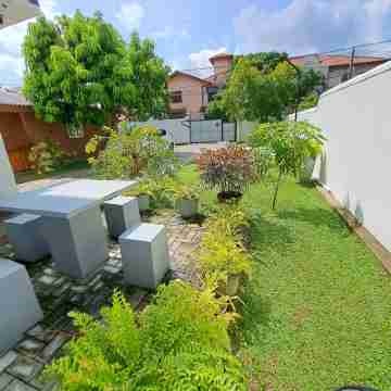 Anne's Airport Transit Villa & Hotel Hotel Exterior