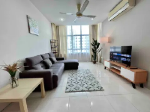 Cozy house with 2 Parking in Bandar Kinrara