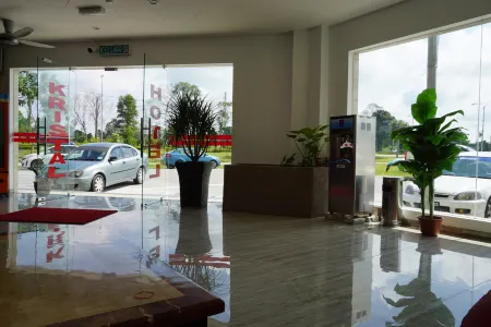 HOTEL KRISTAL SERI ISKANDAR Отели в г. Сери-Искандар
