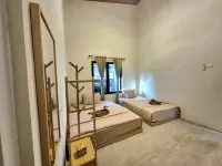 Yustien Homestay Bangunjiwo 4 Beds - Entire House