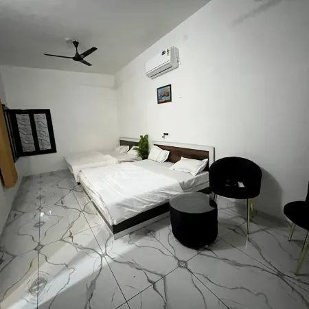HOTEL WHITE PALACE
