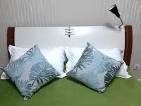 Cozy 2-Bedroom Retreat Near Hard Rock Cafe - バルコニー