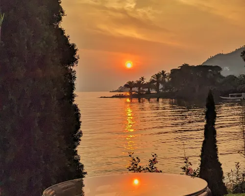 Kivu Hilltop Beach Hotel 魯巴武縣住宿飯店