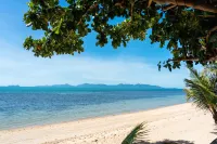 Oceanfront Villa at Bang po Beach Koh Rooms - 방갈로