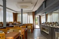 Velaris Boutique Hotel - 游泳池