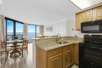 Impressive 1Br Oceanfront Suite, With Pool and Free Wifi - Condos