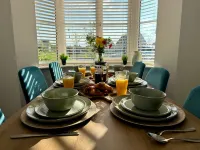 Comfy 5BR Home | Garden | Fast WiFi | Parking - 2 stelle
