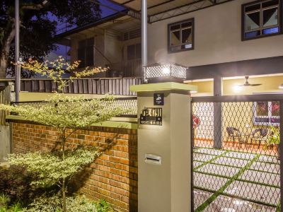 Plumeria 5BR Garden House by uBook