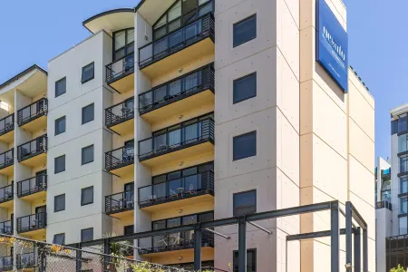 Mounts Bay Stay 2 Bedroom Apt - Kings Park - Free Parking