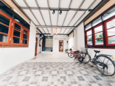 เดอะ แวร์เฮ้าส์