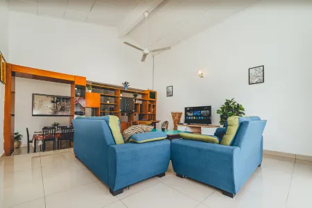 Batu Pahat w Pool table & Karaoke Villa 4BR 16pax Отели рядом с достопримечательностью «Stadium Hockey UTHM»