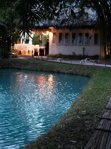 รูปภาพของเสียงสะท้อนในสวน