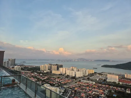 Brand new 1bedroom homestay unit with infinity pool Отели рядом с достопримечательностью «Setia SPICE Convention Centre»