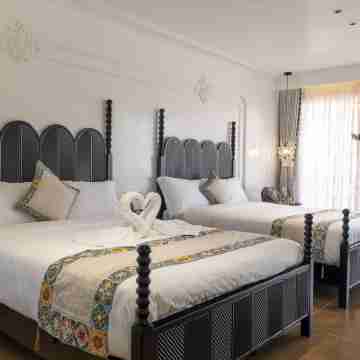 Madeline Paradise Resort Rooms