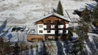 LAKE & RIVER Hotel